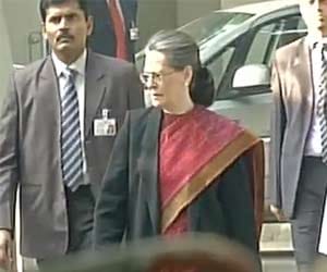 sonia gandhi celebrate new year in mussoorie.