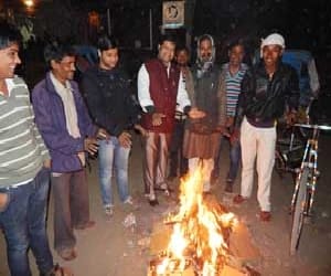 four people dead due to cold. 