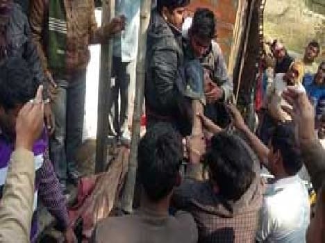 Mirzapur on the bike and hit the truck auto reflex, 5 killed