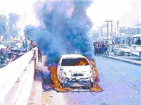 Suddenly became fire a moving car, an hour