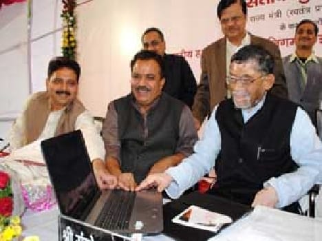 Weavers will now online requisition the raw materials