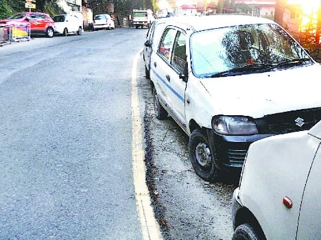 yellow line parking in shimla.