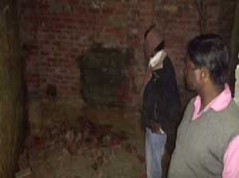 tension over Break of the wall of the temple
