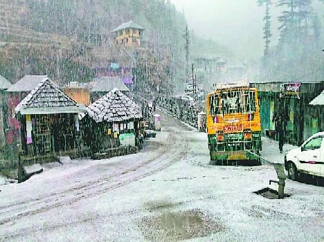 heavy snowfall in mandi