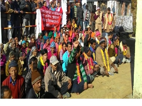 strike continues as no solution in talks