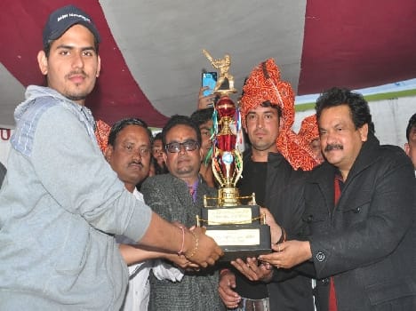 Finals by winning the trophy