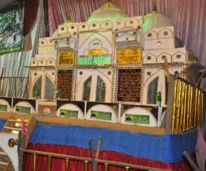 Babri model creates commotion in Ayodhya.