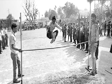 Jansi in the long and high jump was successful