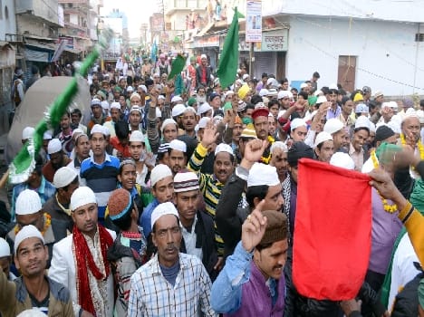'Allahu Akbar' slogan rang Fijaan