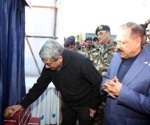defence minister inaugurates  atal setu pul in pathankot