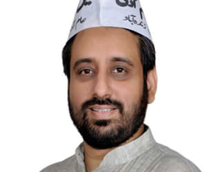 MLA not have money to give fees, the school cut the name of childrens