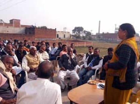Merchants organize dor the right 