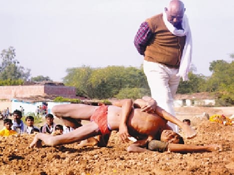 Pankaj wrestler was beaten to the Santram