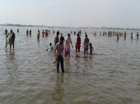 Aghn Daigat by devotees at the full moon bathing in the Ganges
