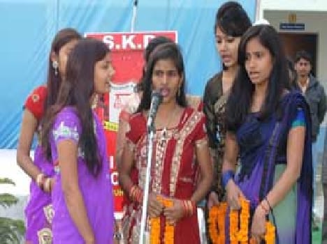 children explains importance of mothers