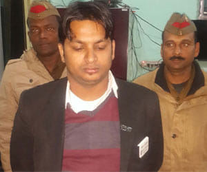 TTE arrested on molest a girl in train.
