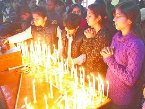 Happy song sung at the birth of the Lord Jesus , plate rang