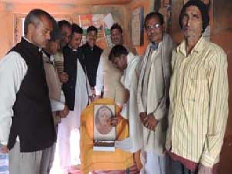 Atal Bihari Vajpayee took the resolution to follow the footsteps of