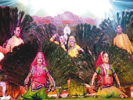 Braj Holi festival filled the Saifai color