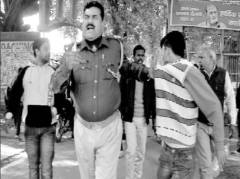 The violence on the road between Bareilly College Students