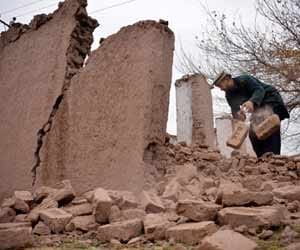 Worker injured by debris crushed