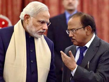 modi meets nawaj shariff in pakistan