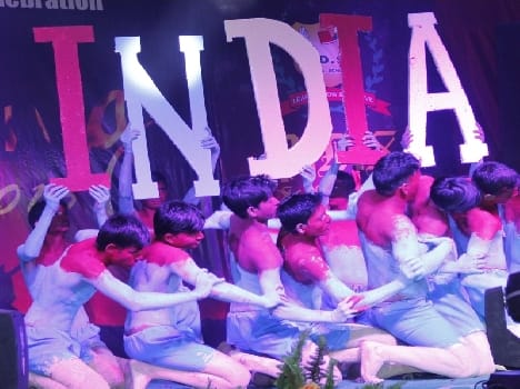 Annual students went color colorful presentation