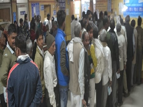 After four days of open bank queue