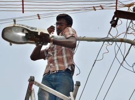 street lights facility to panchayats in himachal.