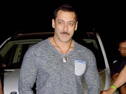 SC issues notice to Salman khan on Maharashtra government's petition