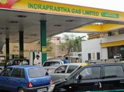 vehicles can get cng stickers from today, fake number plate and sticker holding cars could be FIR