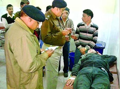 loot with bidi businessmen in ambedkar nagar