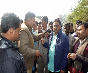 Sticks out in Adhtion Poles, one injured