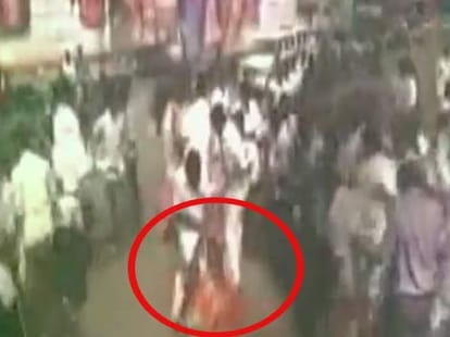 lungi caught fire while protest