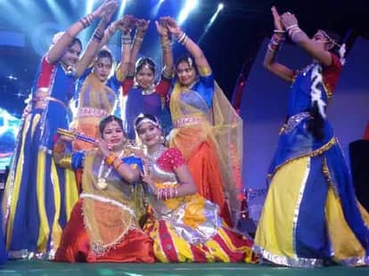 SP Chief reached in Saifai Mahotsav.