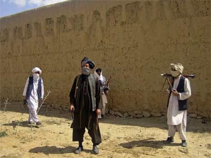 Suicide bomber kills at least 10 in eastern Afghanistan