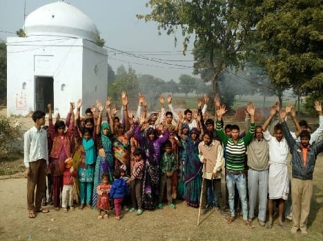 Temple of the occupied land, the villagers ruckus