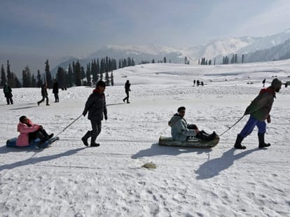 snowfal in gulmarg