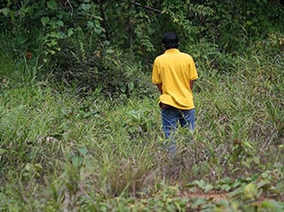 IPS officer abused for asking duo not to pee