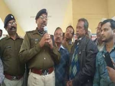 Shops shut businessmen expressed their opposition