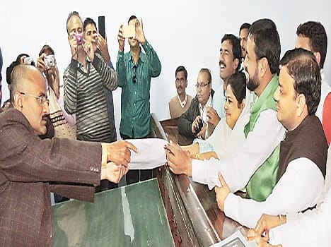 Farah Naz district panchayat president crown