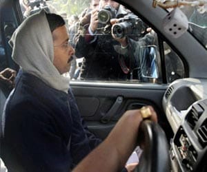 Even-odd effect: three ministers came Secretariat in a car