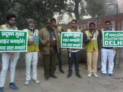 BJP MP Satyapal singh caught breaking odd even rule at india gate