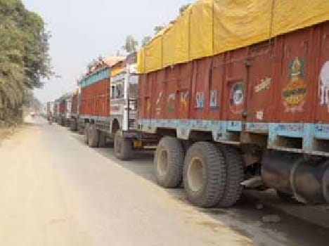 Traffic jaam on nearby FCI godown