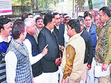 Three members expressed candidature