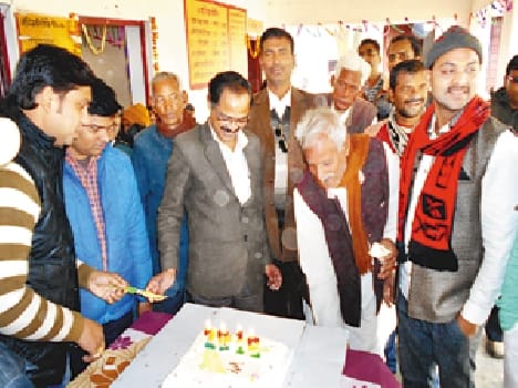 cake cut and celebrate new year 