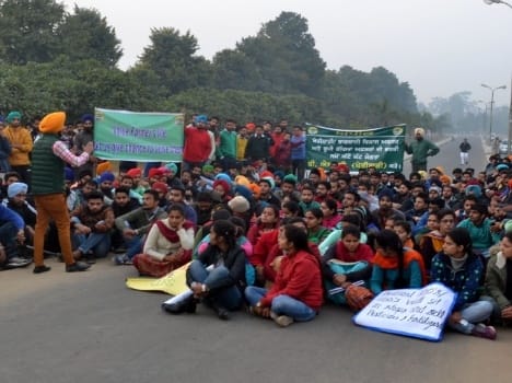 PAU, gate, student, protest