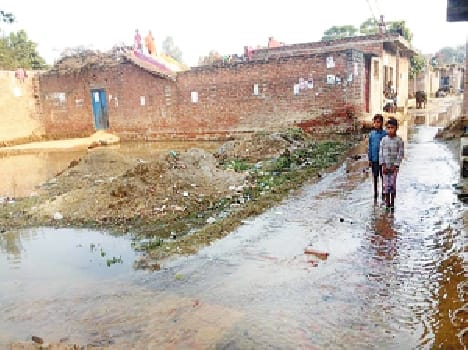 Khandi cut of tap water entered homes