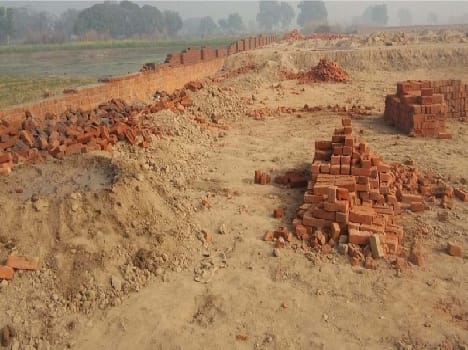 Break the wall removed to mobilize villagers encroached
