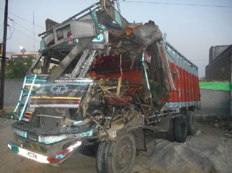 Reflex truck full of animals, the young man's death
